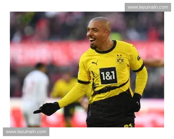 马伦梅开二度难掩失望，罗马前锋赛后独自离场