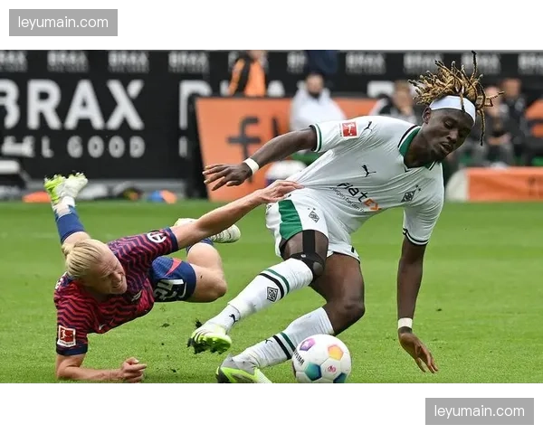 门兴0-0多特蒙德比赛分析：双方在防守三区的成功施压导致射门质量低下